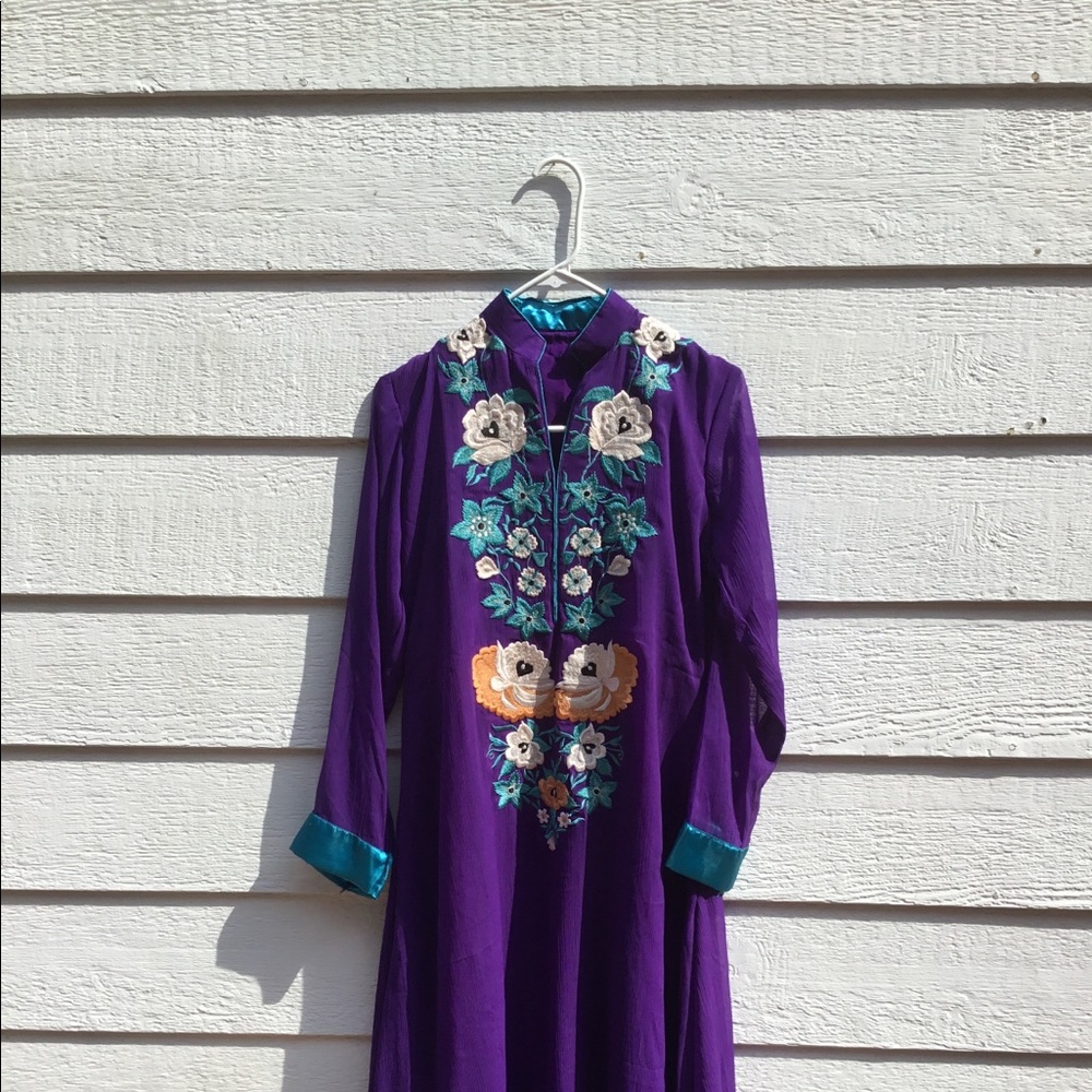 Thread embroidered georgette salwar kameez